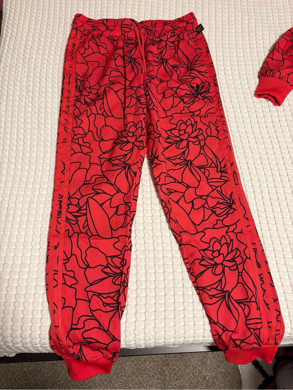 adidas originals Red Floral Crop Jacket Tank top pants Set Pharrell Williams - Picture 6 of 7